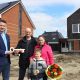 Oplevering zes aardgasvrije woningen aan De Nieuwe Gast in Zuidhorn